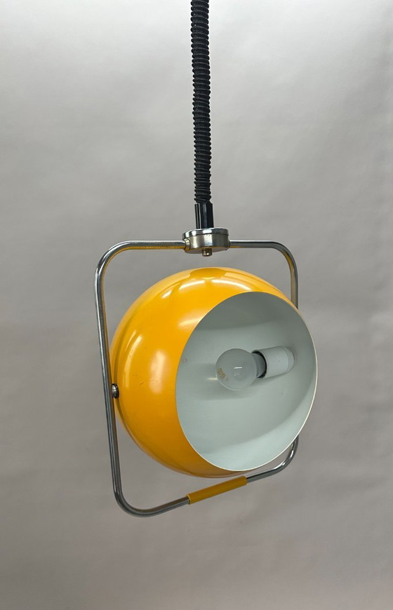 Image 1 of GEPO Space Age eyeball hanglamp – geel, jaren ’60