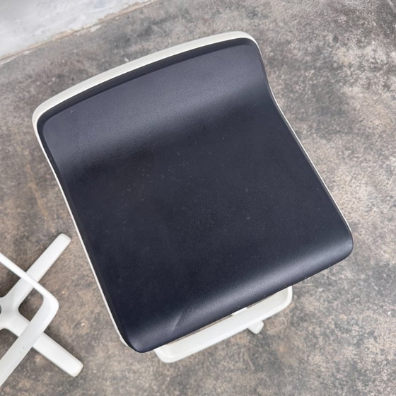 Image 1 of Interstuhl KINETICis5 710K Barstool