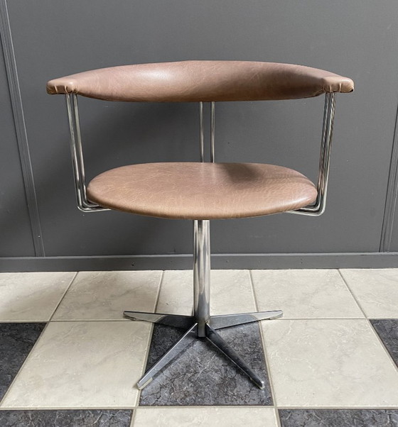 Image 1 of Ensemble de 4 chaises pivotantes style Borje Johansen années 1970