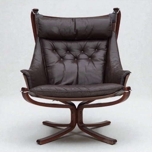 Années 1970, design norvégien de Sigurd Ressel, modèle de fauteuil lounge « Falcon ».