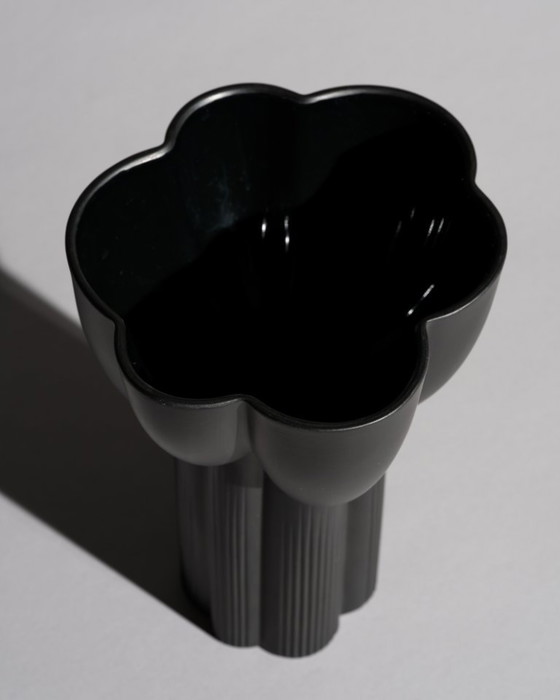 Image 1 of Vaso scultoreo Rosenthal Duo Tapio Wirkkala in vetro satinato e rara porcellana nera