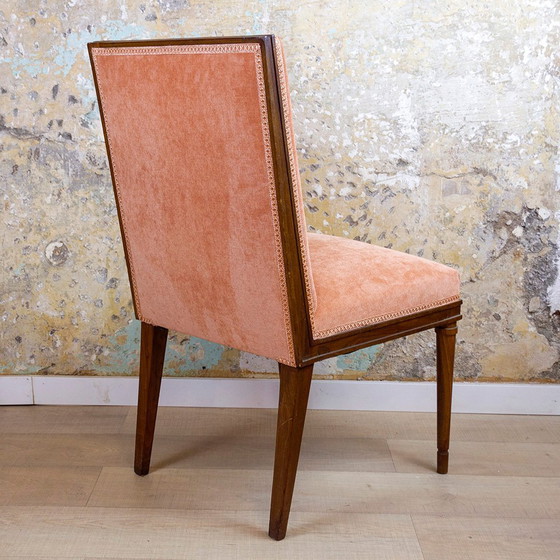 Image 1 of Silla española de nogal con asiento de terciopelo rosa, años 40