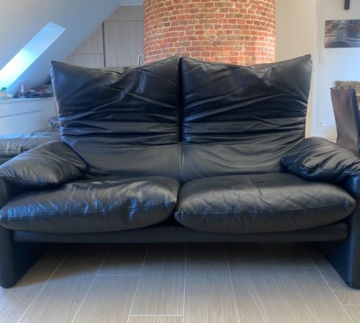 Zwart lederen bankstel bestaande uit 3 stuks Cassina Maralungo bestaande uit 2-zit, 1-zit en poef