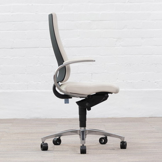 Image 1 of Dauphin In Touch 5410 Executive chair