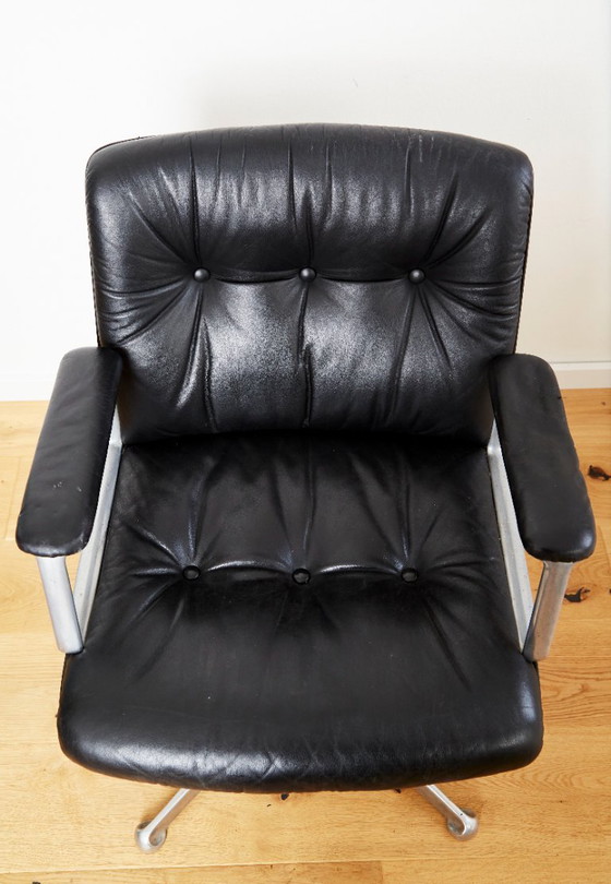 Image 1 of Silla giratoria Osvaldo Borsani P125 para Tecno Milano