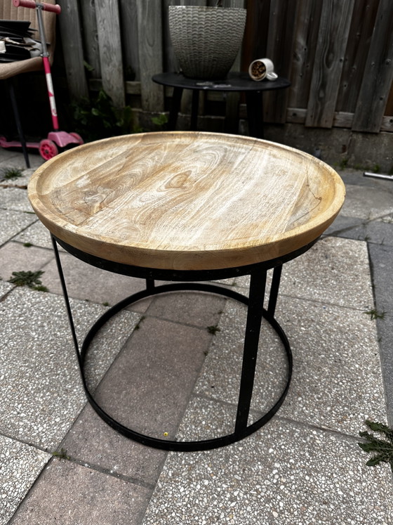 Image 1 of Rustieke salontafel massief hout met staal
