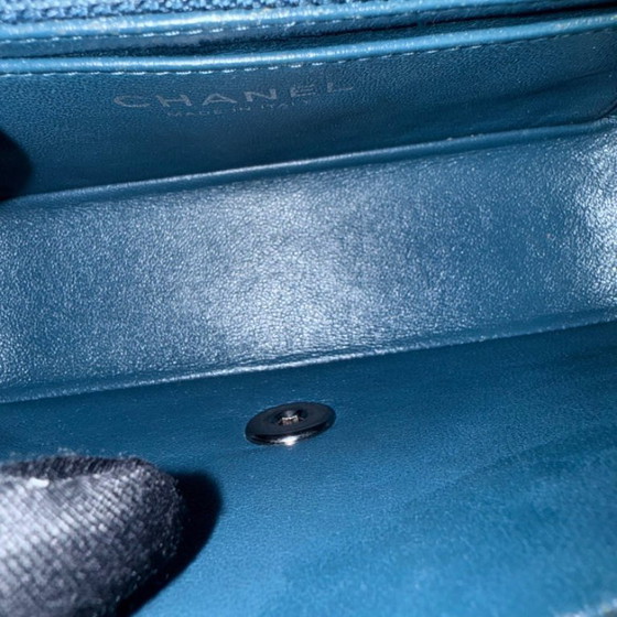 Image 1 of Chanel Classic Flap Mini - 20 cm Caviar Quilted Donkerblauw Groen Zilveren Hardware Serie 20