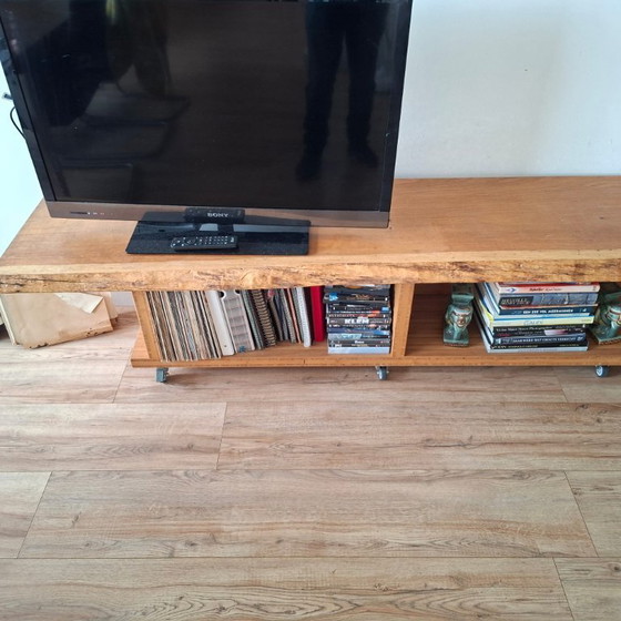 Image 1 of Un bellissimo armadio in legno.