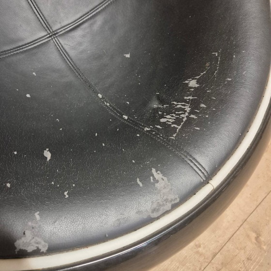 Image 1 of Fauteuil lounge vintage en fibre de verre, années 1970, design inspiré de l'ère spatiale