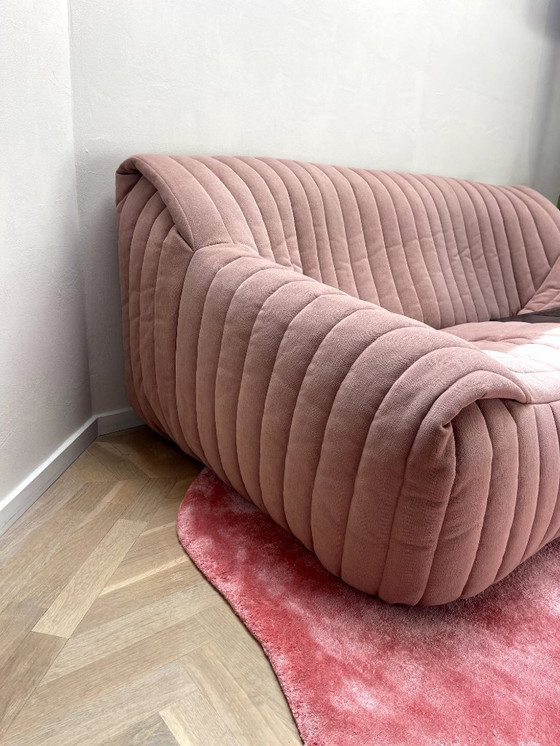 Image 1 of Divano rosa