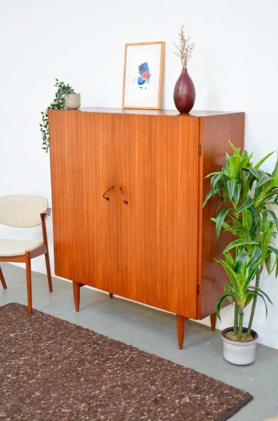 Image 1 of Vintage teakhouten ladekast uit het midden van de vorige eeuw, hoge kast, dressoirontwerp