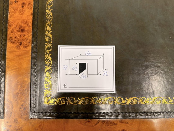 Scrivania classica italiana in radica di noce con pelle verde – Scrivanie, Leather, Wood (photo 15 of 15)