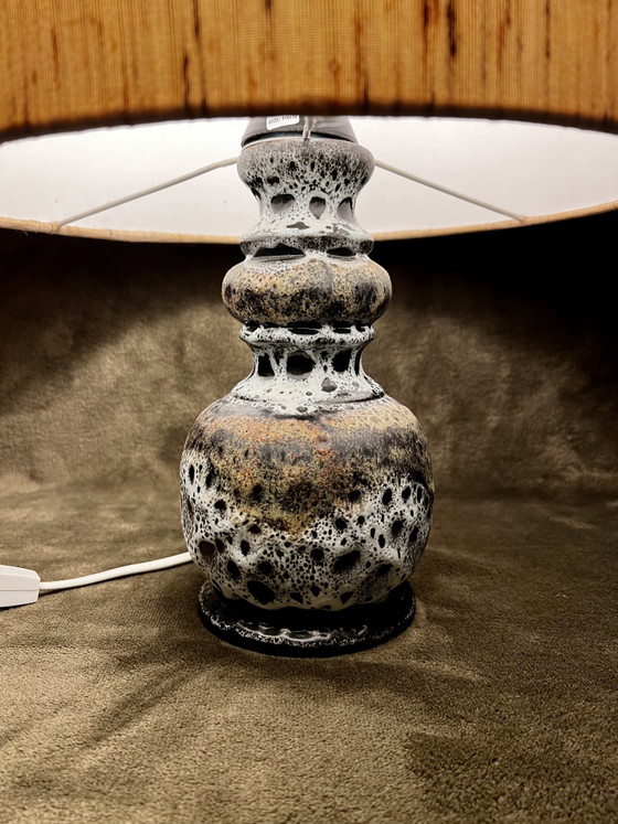 Lampada da tavolo vintage in ceramica di metà secolo Hustadt Leuchten anni '70 con paralume originale (photo 2 of 9)