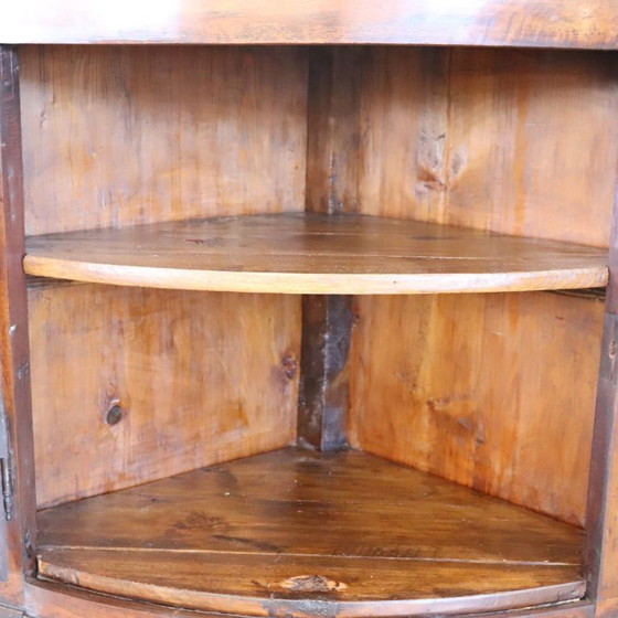 Paire d'armoires d'angle anciennes en noyer massif, Italie, XVIIIe siècle – Armoires de rangement, Wood (photo 7 of 20)