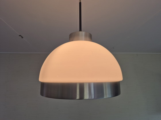 Image 1 of Lampada di design italiano vintage anni '70. Lampada a sospensione in stile spaziale.