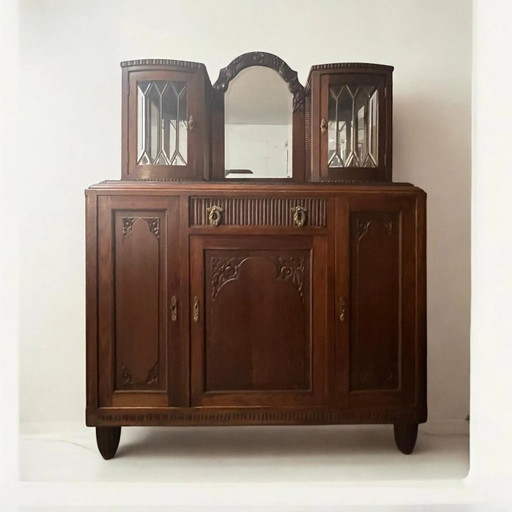 Magnifique petit buffet Art nouveau / Art déco avec verre à facettes et miroir entre 1915 et 1925.