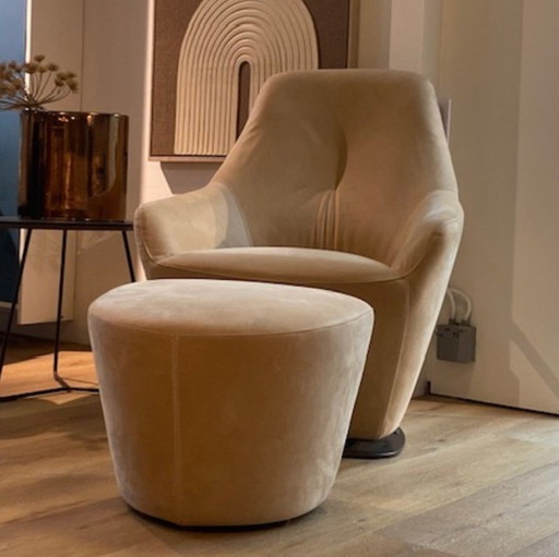 Poltrona Leolux Cantate Club con pouf