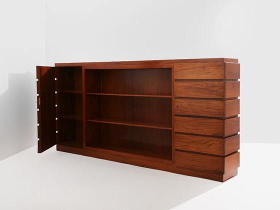 Image 1 of Grote Franse modernistische kast met twee deuren, massief mahoniehout, jaren 1940.