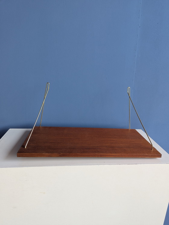 Vintage Deense teak wandplank 1960s – Wandrek, Brass, Wood (photo 4 of 10)