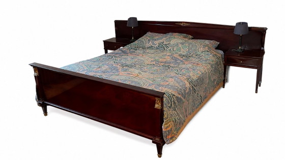 Image 1 of Vintage slaapkamer : dubbel bed met nachtkastjes + grote kleerkast + dressoir + dressboy