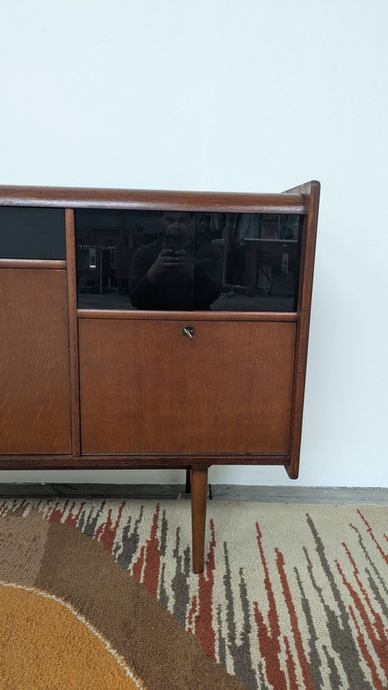 Vintage Scandinavisch design dressoir – Glas, Hout (photo 8 of 10)