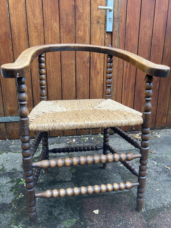 Image 1 of Sedia antica del 1920 con gambe tornite