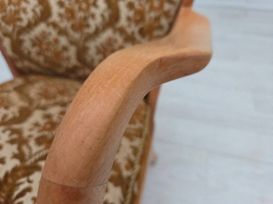 Image 1 of Années 1960, design danois d'Alfred Christensen, fauteuil, modèle 177, velours d'ameublement, bois rénové.
