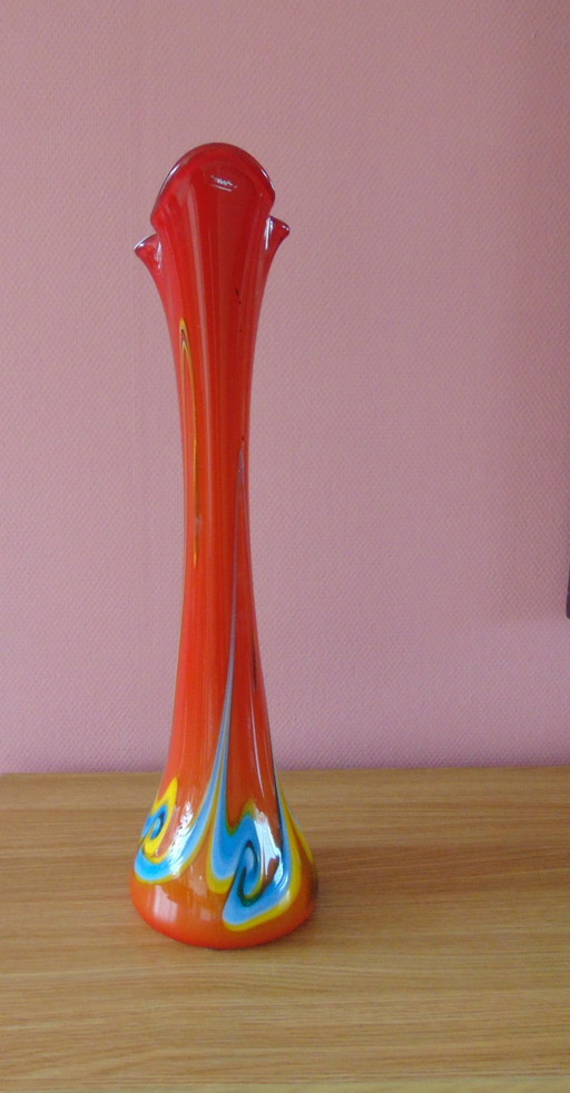 Vase aus mundgeblasenem Glas