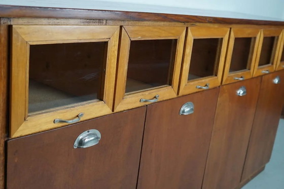 Image 1 of Vintage Nederlandse beuken- en eikenhouten fourniturenkast / graankast, jaren 1950