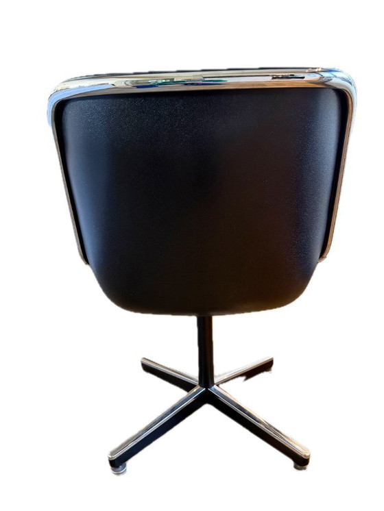 Image 1 of Fauteuil de direction de Charles Pollock pour Knoll en cuir noir avec 4 pieds dentelés