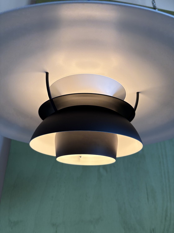 Image 1 of Louis Poulsen PH5 Neues Modell Monochrom