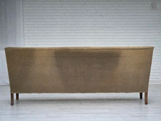 Image 1 of Divano danese a 4 posti, anni '60, in velluto verde chiaro originale.