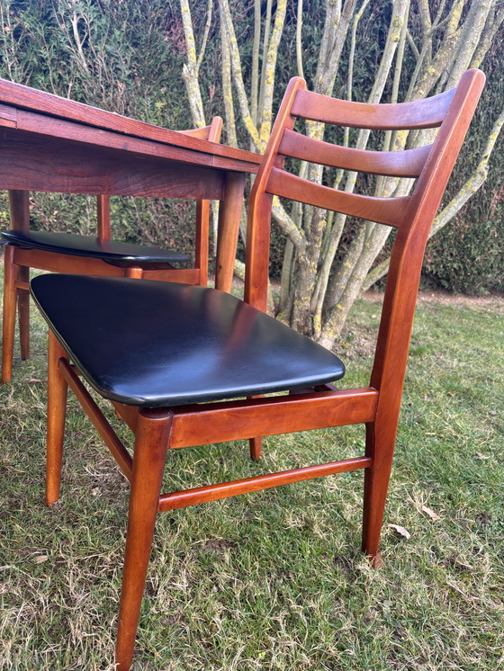 Image 1 of Vintage table and chairs set