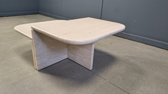 Image 1 of Coppia di tavolini da caffè o tavolini laterali vintage in travertino, anni '70.