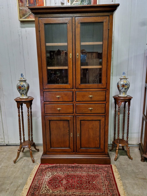 Classic English cherry display cabinet, china cabinet dim. 98x37cm and 215cm high.
