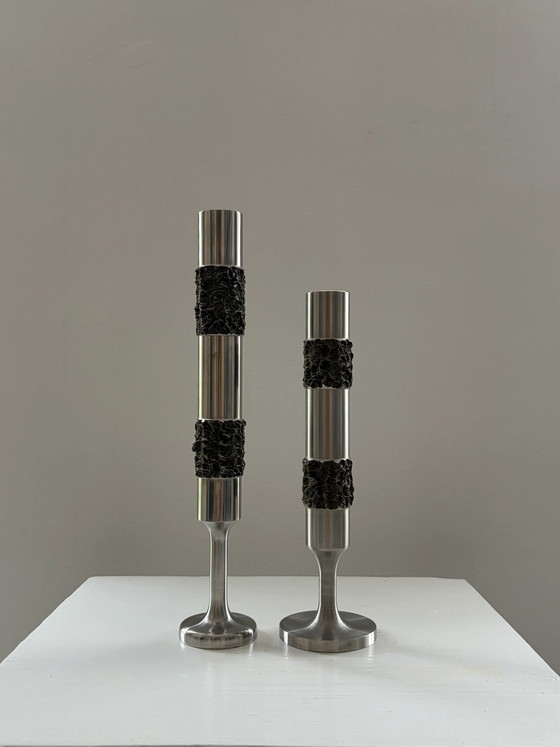 Set of 2 Vintage brutalist stainless steel vases on foot (photo 3 of 4)