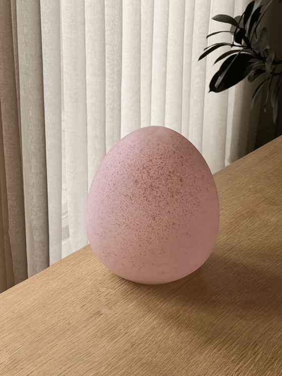 Image 1 of Vintage Glass Egg-Shaped Pink Table Lamp