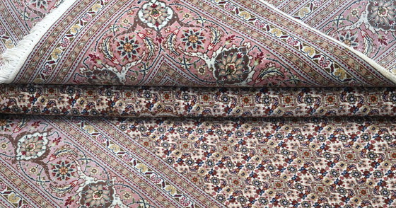 Image 1 of Original hand-knotted Persian carpet Tabriz 40 Raj Fine 208 X 138 Cm Top condition with silk