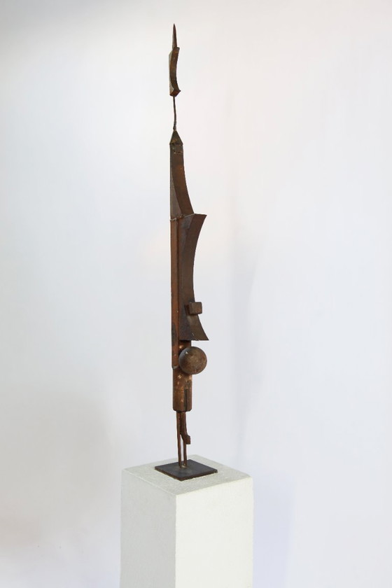 Image 1 of Escultura abstracta de hierro soldado del artista austriaco Edwin Neyer, firmada E.N. y fechada en 1973.