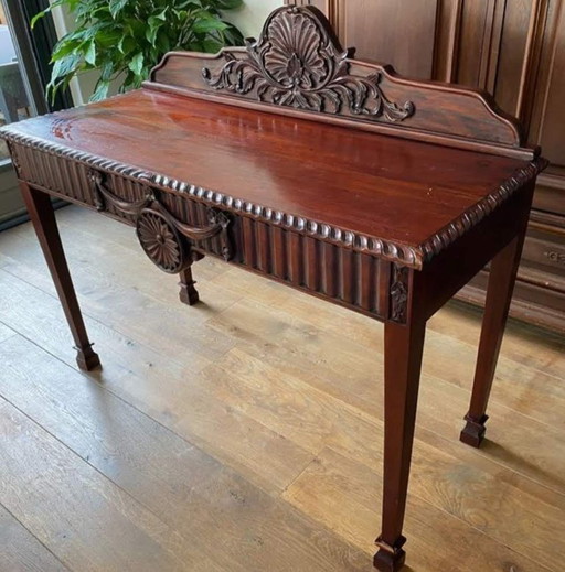 Mooi uitgesneden Edwardiaanse stijl bijzet-tafel