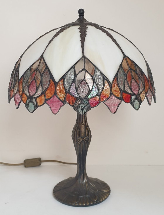 Image 1 of Large (52cm) Tiffany Stained Glass Table Lamp Peacock Feathers