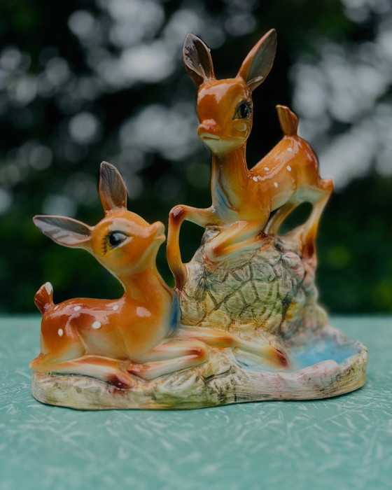 Image 1 of Deux Bambies en guise de cérémonie pour les non réclamés - Relique néo-infantile (n° 1)