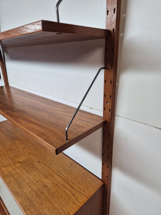 Image 1 of Teakholz-Regalsystem mit Glasschrank, gekennzeichnet mit „Made in Denmark, 1960“