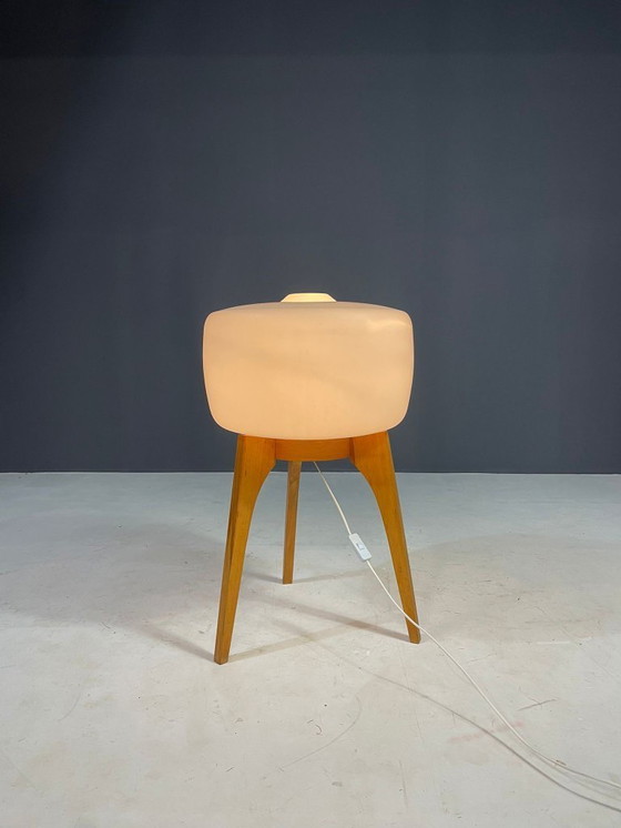 Image 1 of Gran lámpara de pie de ULUV, madera y vidrio esmerilado, Checoslovaquia, años 60