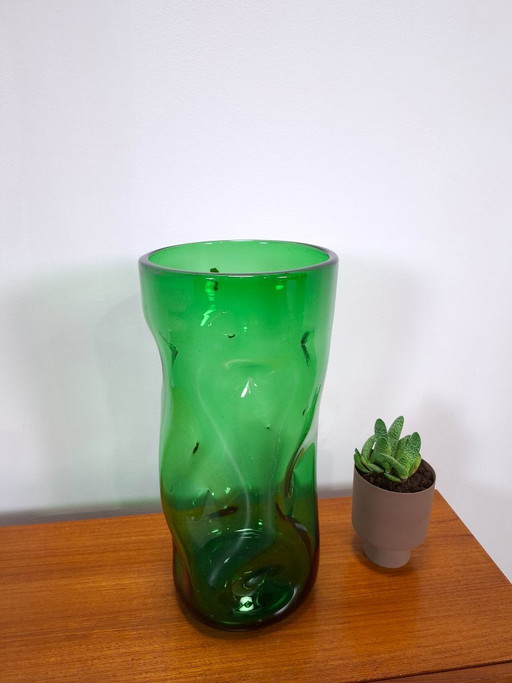 Vaso in vetro verde grande soffiato a mano vintage Empoli (Italia)