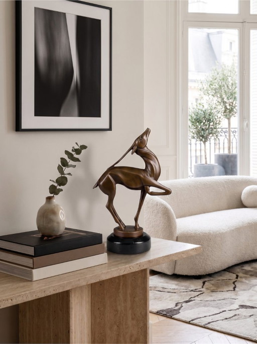 Escultura de antílope Art Déco en bronce patinado, inspirada en Marcel Bouraine, con base de mármol negro – 22 cm