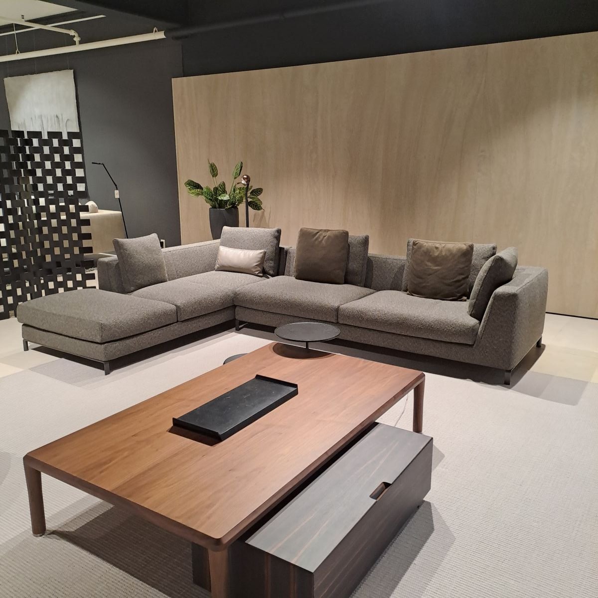 B&B Italia RAY corner sofa | €11,129 | Whoppah