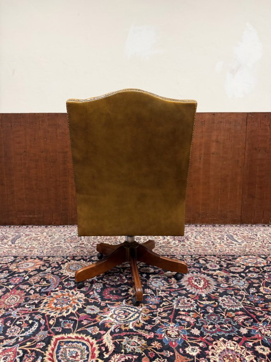 Klassischer englischer gelb/brauner Chesterfield Bürostuhl – Bürostühle, Leather, Metal (photo 4 of 7)