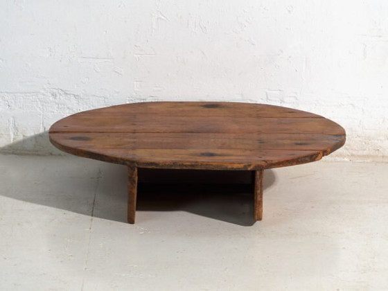 Antique low round table in pine wood – Central Europe, circa 1940 – Coffee tables, Rustic (photo 29 of 40)