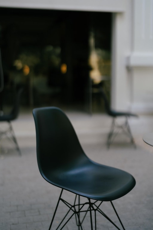 6 Stühle Vitra 79576 Weil am Rhein - Eames Plastic Side Chair DSR